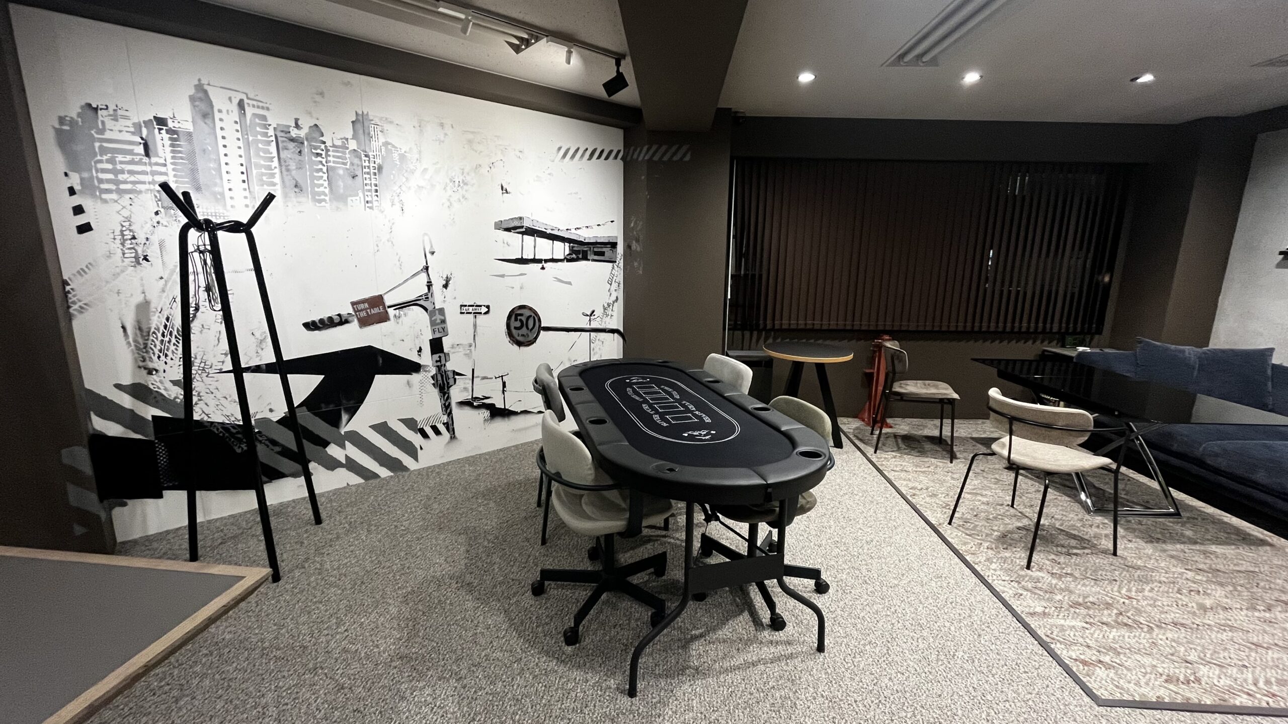 オフィスに命を吹き込むステンシルアート 株式会社SPINNA BAMBOOの自社