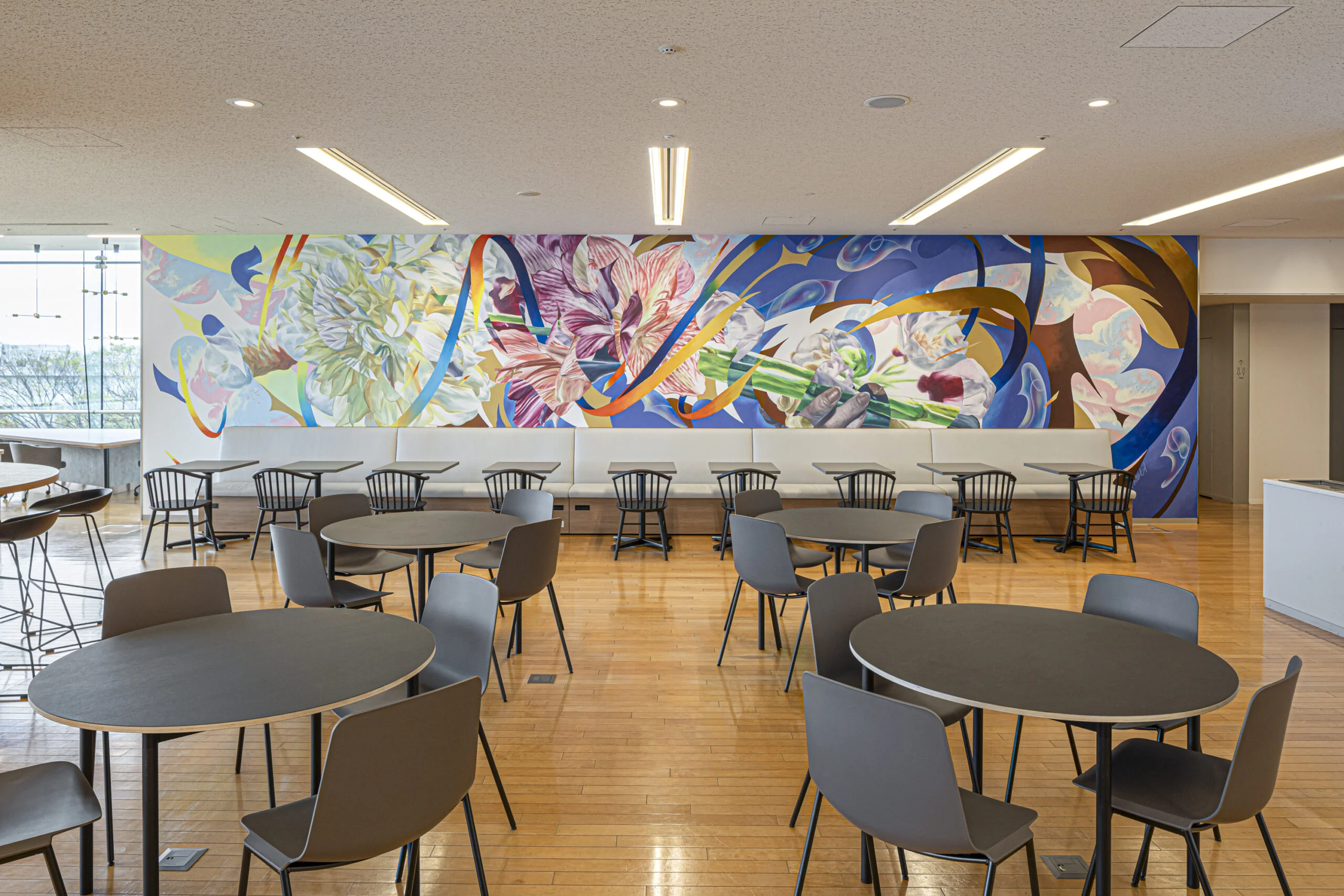 WHOLE9が手がけたNEC新食堂のミューラルアートプロジェクト