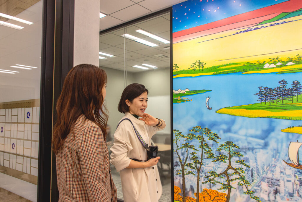 旅行会社 オフィス 壁画